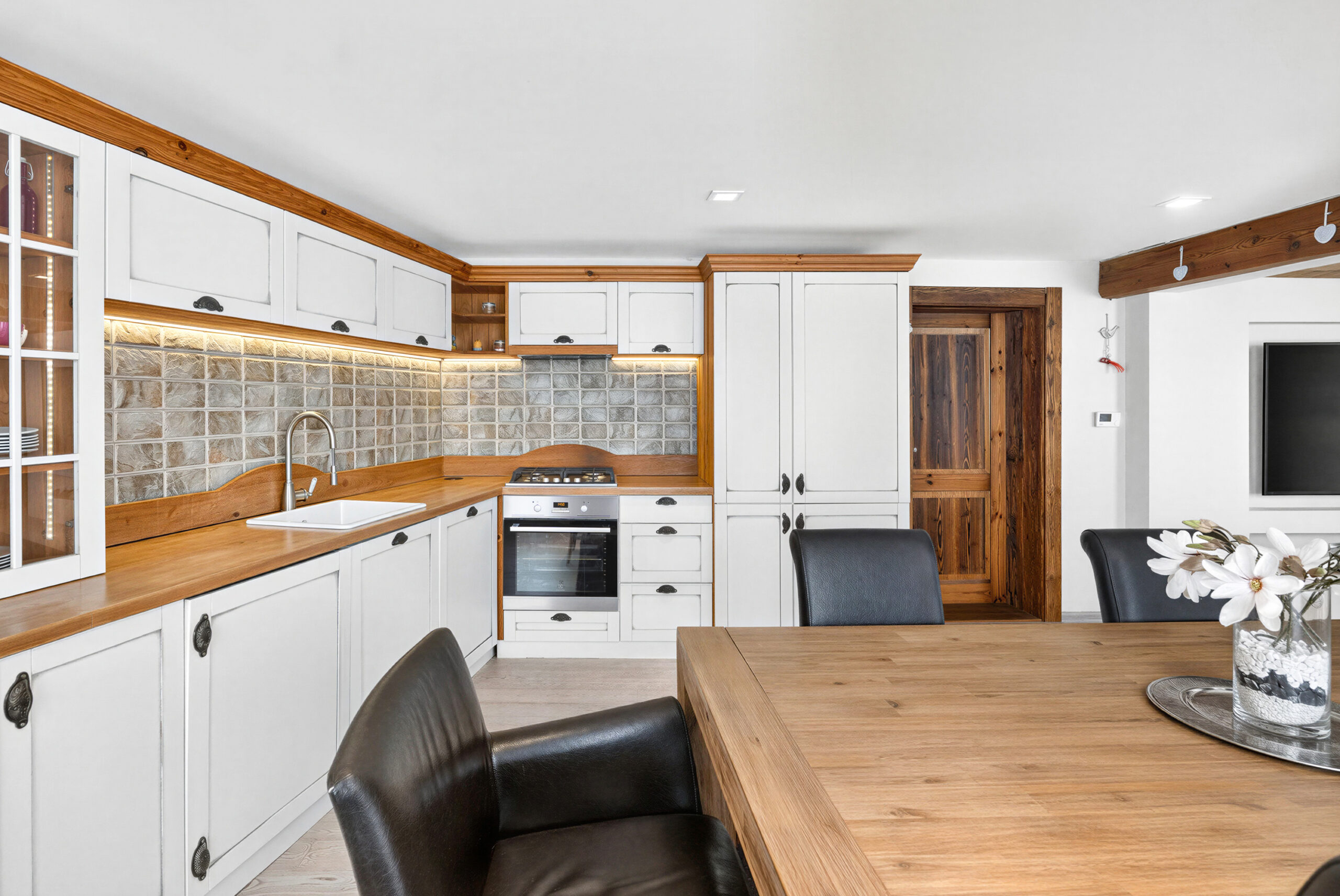 NGO | Investičný 2,5-izbový byt v historickom centre | 76 m²